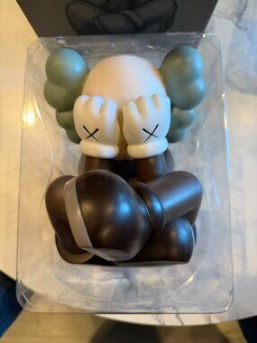 Brown Kaws Seperated Vinyl Figure Collections Designer Toy Doll